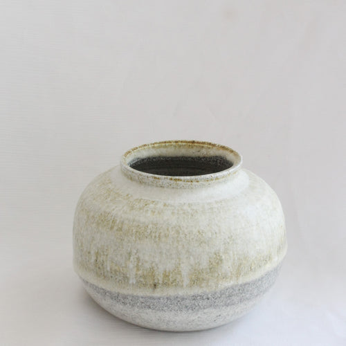Matte medium vase
